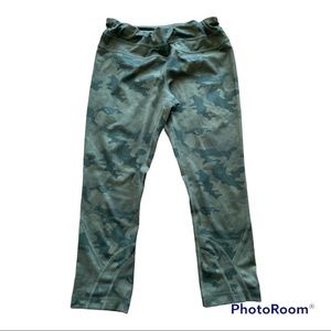 Lululemon Inspire: Run Crop Savasana Camo Fatigue Green - Size 6